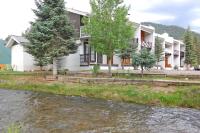 Claim Jumper Townhouse 14 - On The River - Across from the Fishing Ponds - In Town - Near The Ski Area - Fireplace - WiFi - Sate - B&B Red River