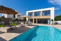 Villa Astral - Bed and Breakfast