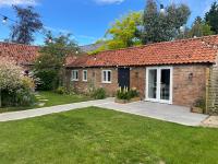 The Old Stable, Rustic Charm Modern Comforts - B&B