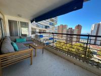 Große Ferienwohnung mit großer Terrasse an der Costa Blanca für 4 Erwachsene und 1 Kind circa 250 m vom Meer - Chambres d’hôtes Benidorm