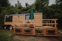 Kouzelná maringotka nad rybníkem - B&B Svojanov