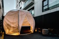 Urban Deluxe Igloo with Jacuzzi&Garden - Bed and Breakfast Boekarest