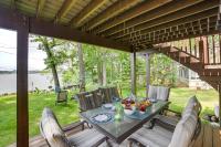 Michigan Lakefront Retreat with Kayaks and 2 Decks - B&B
