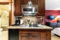 Catamount Lodge 305A by East West Hospitality - B&B Truckee