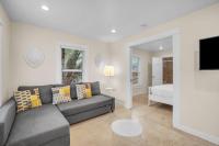 Renovated Grove Bungalow -near Coconut Grove - B&B Miami