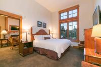 Catamount Lodge 405A by East West Hospitality - Bed and Breakfast Truckee