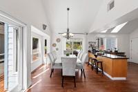 Stunning Sammamish Lake View Home near Weowna Park - B&B Bellevue