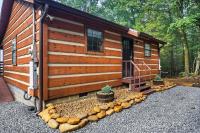 Romantic, Private Cabin in Smokies Hot Tub Firepit - B&B