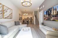 Brand new 4 Bed with Loft Villa for all - B&B