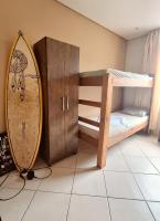 Cama en habitación compartida masculina de 4 camas