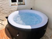 Sous le Tilleul Le Studio avec jacuzzi - B&B Bellegarde-sur-Valserine