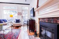 Heart of Capitol Hill Row House Luxury & Location - Chambres d’hôtes Washington