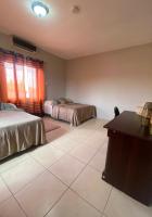 Hidden Treasures Bed & Breakfast - Bed and Breakfast San Fernando