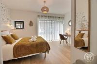 Deluxe Room 1