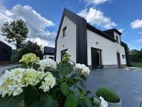 BLACK & WHITE HOUSES - B&B Niedzica