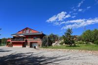 El Cedre Blau Vivienda con piscina en Granollers - Bed and Breakfast