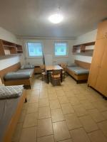 Chambre Triple avec Salle de Bains Commune