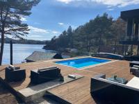 Nydelig villa ved sjøen med oppvarmet basseng - Chambres d'hôtes Bergen