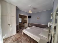 Monolocale con Divano-Letto