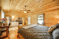 ‘Cozy Cabin’ Hill Country Escape w/ Views - B&B Johnson City