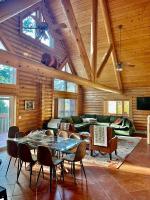 Large Off-Grid Luxury Cabin- creek land & views - Chambres d’hôtes McCammon