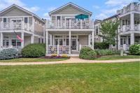Lake front condo with pool access walking distance to downtown Saugatuck - B&B