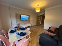 Apartamento junto a la Feria con 2 dormitorios y aire acondicionado - Chambres d’hôtes