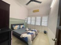 3 rooms Town Homestay 1 mins to Town - B&B Teluk Intan