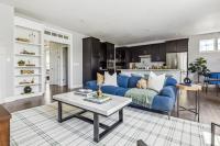 Modern Elegance - Pool Table - Walkable Area - B&B Aurora