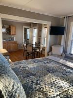 Tavern - The Blue Suite - B&B Newport