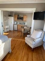 Tavern - The Blue Suite - B&B Newport