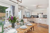 Glynmar - Sea Glimpses Hot Tub Pool Table - Chambres d’hôtes Saundersfoot