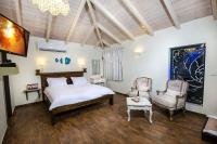 Studio with Spa Bath