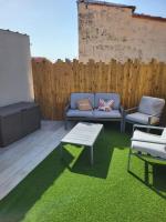 Maison de Vacances 2 Chambres avec rooftop - B&B Thuir