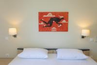 Superior One-Bedroom Apartment