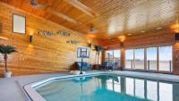 6BR Houghton Lake House with Indoor Pool, Hot Tub and Golf Simulator - B&B