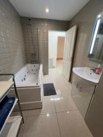 Lovely Dublin Home - Just 15 Mins to City Centre - B&B