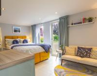 Stylish Studio-Walk to Windsor/Eton/Thames with Car Park - B&B
