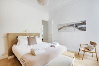 Pick A Flat's Properties in Invalides - Rue de Grenelle - B&B Parigi