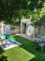 Sète centre - maison de vacances - 2 chambres - 4 personnes - 60 m2 avec parking gratuit privé, wifi et clim - B&B Sète