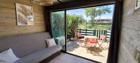 Magnifique studio Le FLAMANT DORE avec Loggia, Terrasse & Climatisation, Proche Mer - B&B Aigues-Mortes