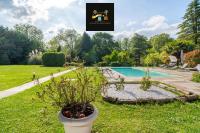 Appartement Élégant, Climatisation et Piscine - B&B