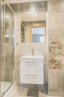 Camera Quadrupla Economy