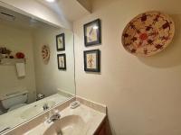 Valley Condo 116 - Creekside - WiFi - Hot Tub - Fireplace - Washer - Dryer - Playground - Bed and Breakfast Red River