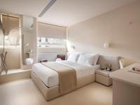 Standard Double Room with Bathtub