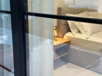 Queen Room with Garden View