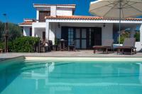 Myrto's Memories "My Countryhouse" with pool and seaview - Chambres d'hôtes Yelliniátika