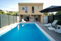 Villa Paradise On The River - B&B