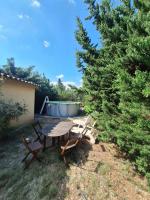 Les mûriers - Etage complet d'une grande maison avec jardin - B&B Argeliers