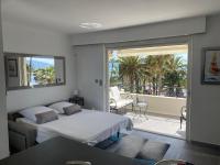 Estudio con vistas al mar